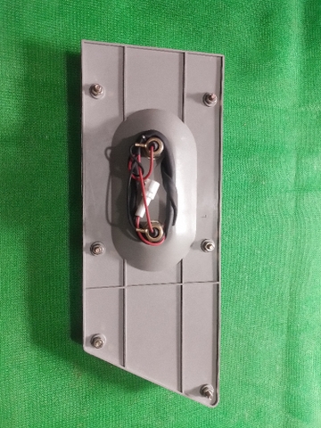 ĐÈN HẬU SK200-3: TRẮNG - THẲNG - TRÁI