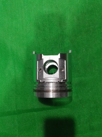 PISTON 4D94E XM DẦU 4.5 ĐỈNH TÉP CAO 104 - IZUMI ĐL