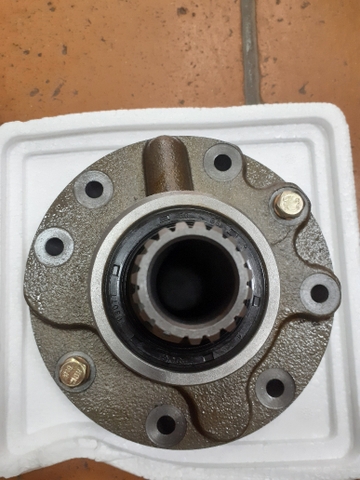 BƠM BÁNH RĂNG HỘP SỐ XE NÂNG FD15-35-19T (H126)