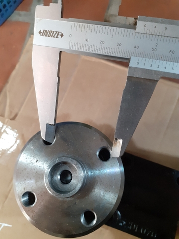 BU LY BƠM NƯỚC 6D102/PC200-6/7 (TRÊN HỘP GI ĐẦU TRỤC CÁNH QUẠT )