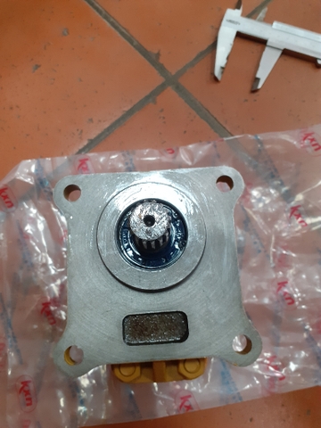 BƠM LÁI D53 1 KHOANG 41 16T QUAY TRÁI (ĐÚNG/P THÔNG) ĐƯỜNG DẦU 2 BÊN DƯỚI KXN0003238
