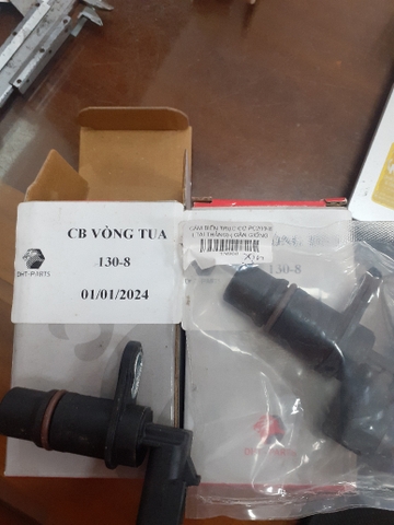 CẢM BIẾN TRỤC CƠ PC200-8 CẢM BIẾN VÒNG TUA PC200-8 /PC130-8 ( TAI THẲNG) ( GẦN GIỐNG CB TRỤC CAM - TAI LỆCH) - TN