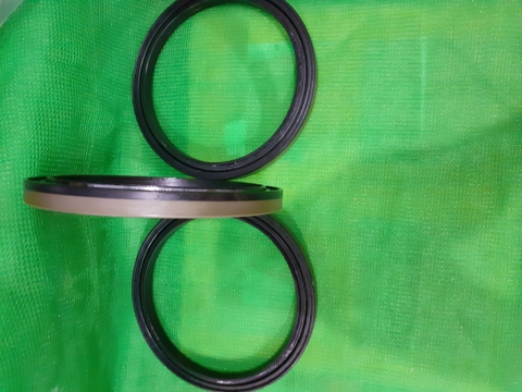 PHỚT MAY Ơ R1400-7/ R1300 145*175*14.5 - DONG BU