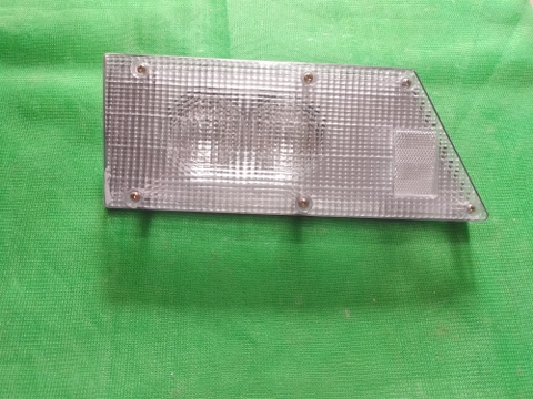 ĐÈN HẬU SK200-3: TRẮNG - THẲNG - TRÁI