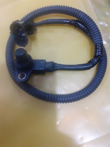 Cảm biến trục cam 4HK1 CNP