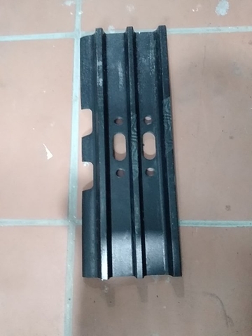 LÁ XÍCH SK100/120 EX100/120 TÂM 108*108 M16 BẢN 500 - LAND