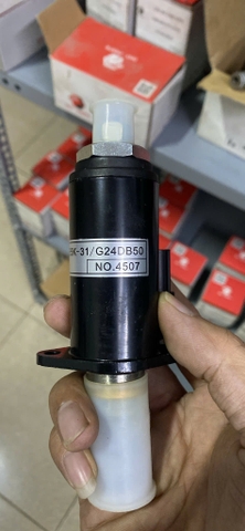 VAN ĐIỆN SK200-8 G24DB50 = G24DB50 ( VỊ TRÍ KHÓA TAY TRANG) CÓ CẢ ZẮC - TN BH 5T