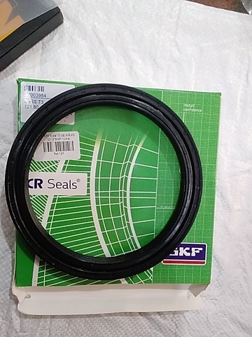 PHỚT MAY Ơ XE NÂNG 121.8*150*13 NA