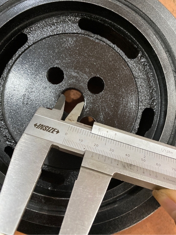 BU LY  6D102: PC200-7 BẢN 8 RÃNH*4 LỖ TÂM 32*d135*D174/235*H54 - XP/17
