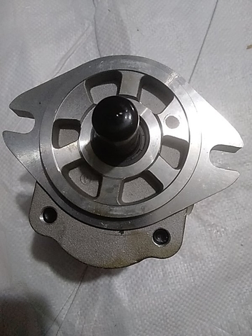BƠM KHIỂN HPV116 HPV145 EX300 ZX200 .. QUAY PHẢI. TM BH05T