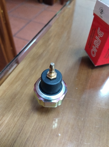 CẢM BIẾN DẦU EX200/SK200/YAMAR/ PC LOẠI KHÁC CHÂN KIM XP