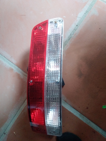 ĐÈN HẬU SK200-6/8 SK330-8 - TRÁI