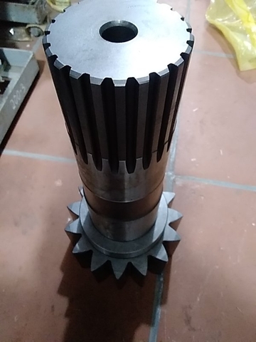 TRỤC QUAY TOA PC200-6E 6D95 = 6D102 15R*22T*350 - JPC