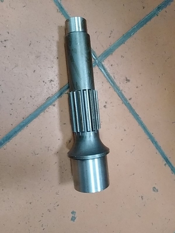 TRỤC BƠM DC PC200-6 ( 6D95) PC300-6 PC350-6 16T*22T*L247 - JKO ( ĐI VỚI HH1010 )