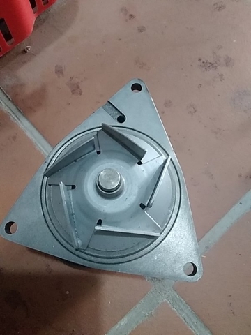 BƠM NƯỚC S6D114 3802873 KIM CƠ 142*160*160 CÓ LỖ NƯỚC R300-5 R290-7 ( CÂN ) - KHS