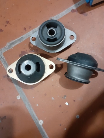 CAO SU CHÂN MÁY VOLVO55 DH200-5 2TAI tâm 114*d16*D70/90*H76