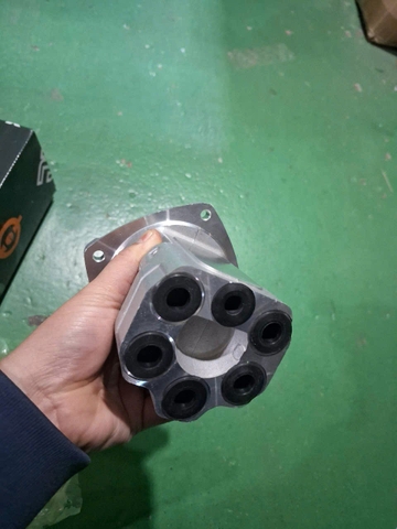 CUM TAY TRANG SK200-8 (6 D.ĐÂU) ĐÍT MÉO- HUCO