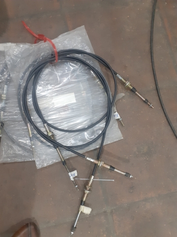 DÂY DI CHUYỂN PC200-3.DÂY CỨNG DÀI 2.5M PHI 8