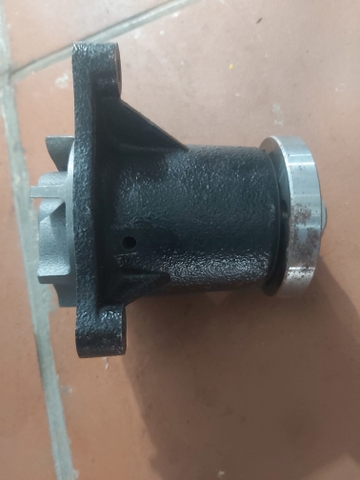 BƠM NƯỚC 6D31 /6D34 HÌNH VUÔNG / Chỉ 95*3.5 OEM