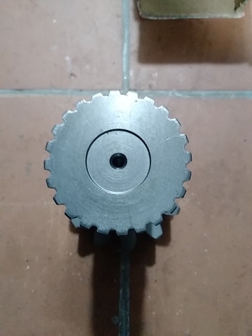 TRỤC QUAY TOA R1400-7/R1300 12R*24T*H275 CỔ 70 DB