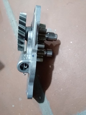 BƠM NHỚT 6D95/4D95 H12 ỦI - BR CHÉO IZUMI TP ( BH)