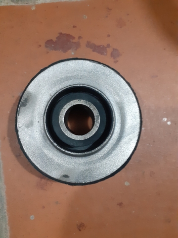 CAO SU CHÂN MÁY ZX330 20*47*82*H34