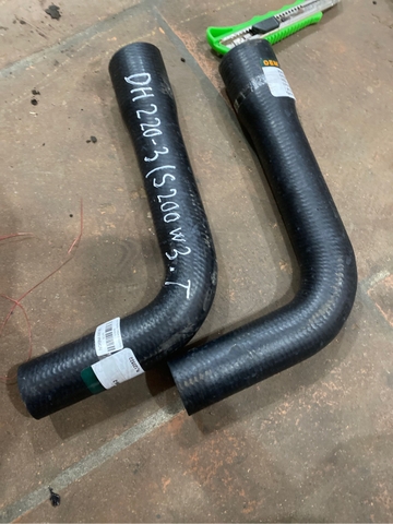 CÚT NƯỚC TRÊN DH220-3 S200-3