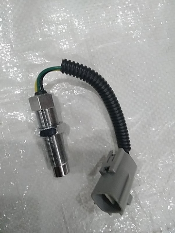 CẢM BIẾN VÒNG TUA SK200-8 ZEN 16*H64- TQ