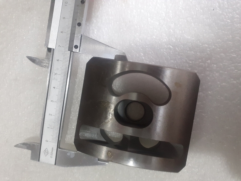 MẶT TRÀ A8V86 TRÁI  - S130-3/S130-5/R1300/EX150 - TM - TN