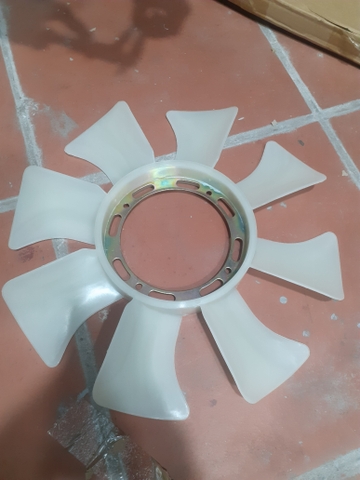 CÁNH QUẠT 4M40: 8C*137*150*410*4 LỖ