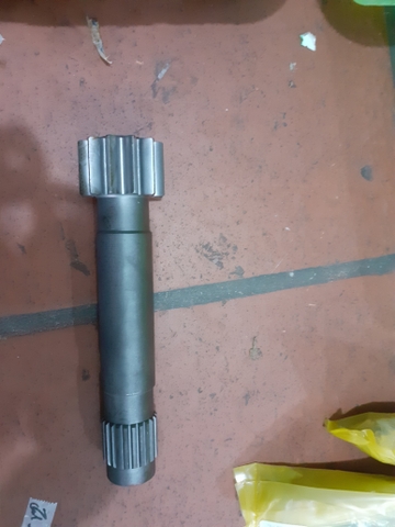TRỤC LÁP D/C TM PC200-6 S6D95 12R*22T JPC ( ĐI VỚI HH0030