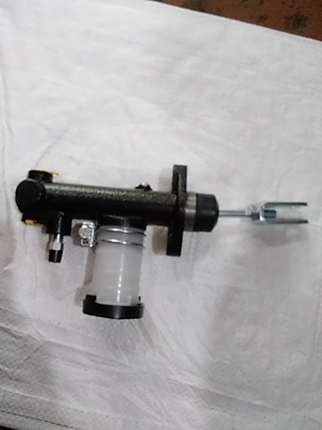 TỔNG PHANH CHÍNH XE NÂNG KOMATSU FD15 11S 2/2.5T CÓ CỐC NHỰA CỔ 35 TÂM 60 CAO 160 2 LỖ DẦU - HLP 8322-2