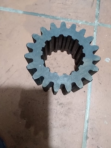 BÁNH RĂNG LẠ KHÔNG RÕ  19r 15t d75 D146 H69