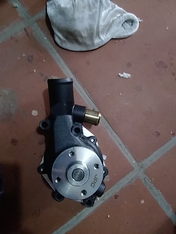 BƠM NƯỚC 4BD1 EX120 EX150 SK120-1/3  4 LỖ* CÚT NƯỚC THẲNG - JPC