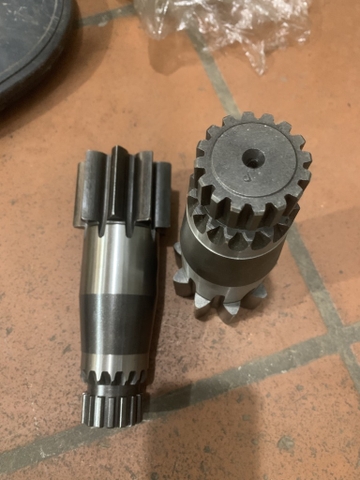 TRỤC QUAY TOA PC30-7 PC50-2 9R*16T*198 Cổ bi 60/50 D79/45 JPC