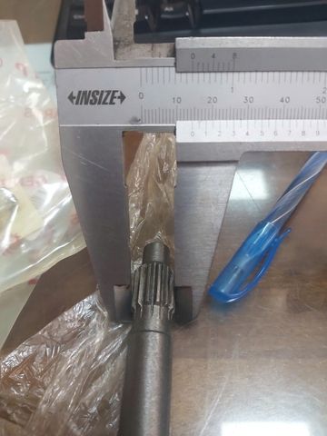 TRỤC LÁP DI CHUYỂN EX30/ZX40 11R*13T*L89 -D23 JKO/HLP