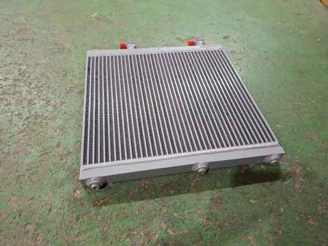 KÉT DẦU VOLVO55 535*550*40