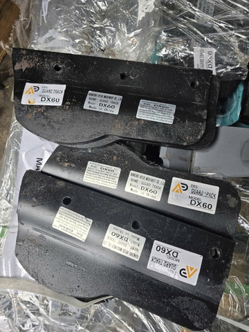ỐP CHẮN XÍCH DH55 / DX55