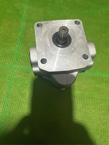BƠM KHIỂN PC40-7 12T*4BL*2 ĐG DẦU 2 BÊN*Cổ 50*lỗ bích M6 - ABG