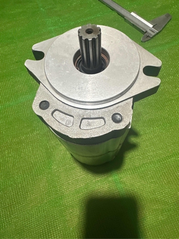 BƠM KHIỂN DX140 KIM CƠ - 2 KHOANG - 10T*2TAI TÂM 90, BẮT CÚT* *H173-TQ