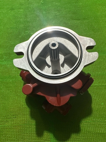 BƠM KHIỂN K3V112 /K5V80 2BL*13T*3 ĐƯỜNG DẦU - TM  LỐP ( CỔ ĐỊNH VỊ  77  TAI 95/127 TAI CHÉO SO VỚI ĐƯỜN DẦU)