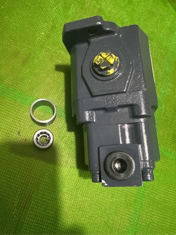 BƠM KHIỂN AP2D25 AP2D28 R60 (10CC) LƯU LƯỢNG CAO 4BL THẤP (1 VÀO 2 RA)  hơn mặt*2 đg dầu mặt*1 cạnh 2 đg dầu*1 cạnh 1 đg dầu 10CC (LỐP) BH 5T DHT