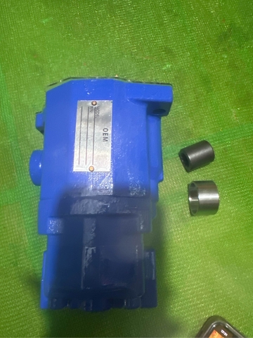 BƠM KHIỂN AP2D25 DX55W 18*9cc 4BL CHÌM / 1 LỖ DẦU OEM