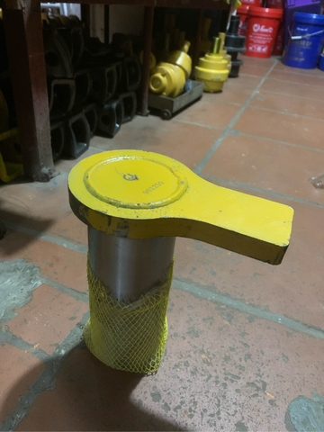 TRỤC GẦU 90*250 CÓ TAI KO LỖ MỠ - B0C