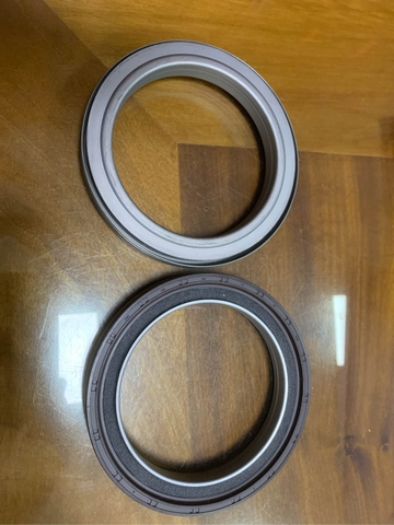 PHỚT ĐUÔI JO5C JO8C 6BD1 4BD1 DB58 6BG1 4XM 100*135*13/15 CÓ CA XOAY - DOOSAN XỊN