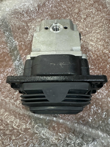 CỤM CHÂN DI CHUYỂN SK75 SK70 ZX40 -