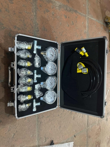 BỘ ĐỒNG HỒ ĐO ÁP ( 4 ĐỒNG HỒ + 4 DÂY + ĐẦU TEST + T)- PL