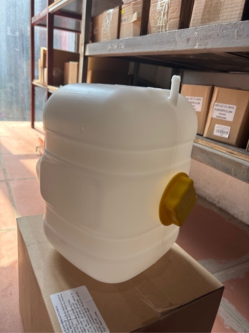 BÌNH NƯỚC PHỤ VOLVO 145 = 210