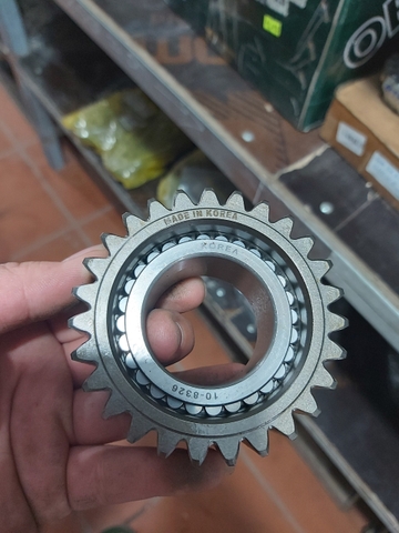 BÁNH RĂNG CHẤU R1300 R1400-7 27R D78*H40 CÓ BI - TM KOREA