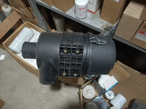 VỎ BẦU LỌC GIÓ SK135 NHỰA CỔ THẲNG - 31